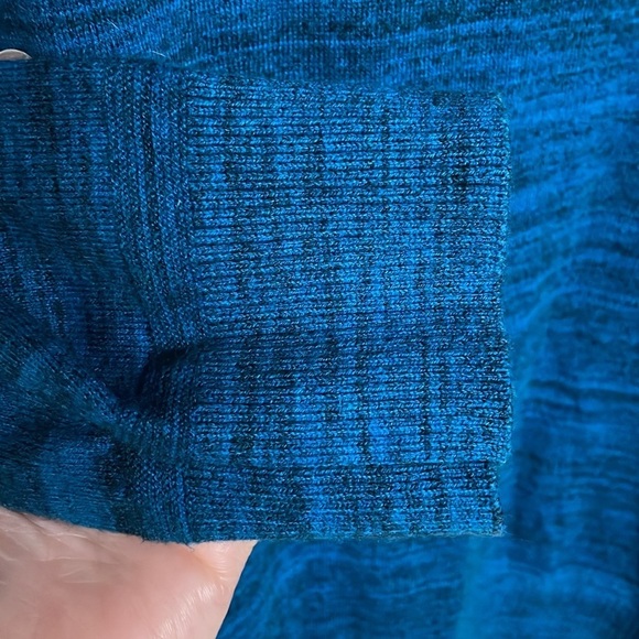 American Eagle size XL blue and black heather v-neck classic fit sweater - Picture 3 of 6